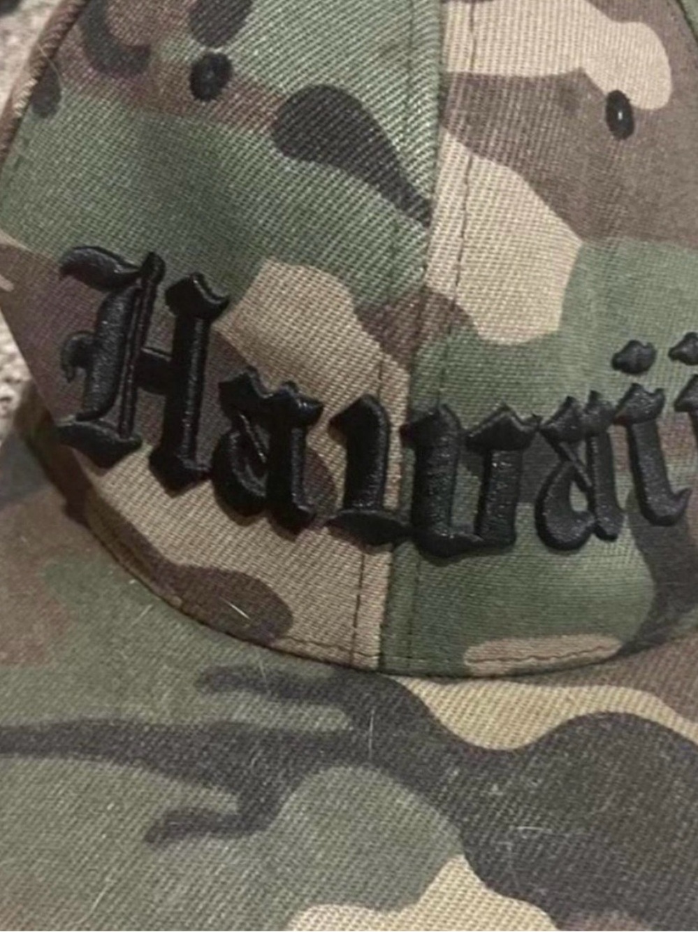 Camo 'Hałuráï' Embroidered Baseball Cap - Black Lettering